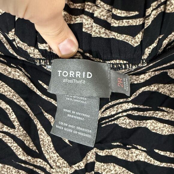 New Torrid Pants Women's 2R Black Beige Animal Print Pull On Wide Leg Lightweigh - Picture 6 of 12